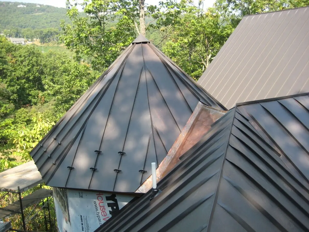 Professional Roof Tarp Installation by Craftsman Roofing in Saint Louisville